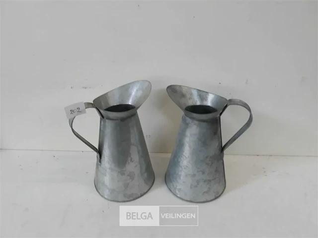 2 x schenkkan uit zinc 24 cm - afbeelding 2 van  3