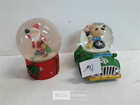 2 x schudbol kerstfiguur +/- 10 cm - afbeelding 1 van  3