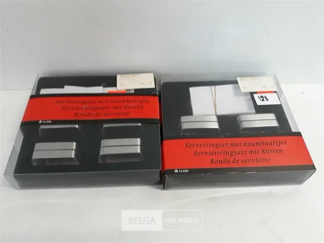 2 x servetringen 4 stuks + naamkaartjes - afbeelding 1 van  2