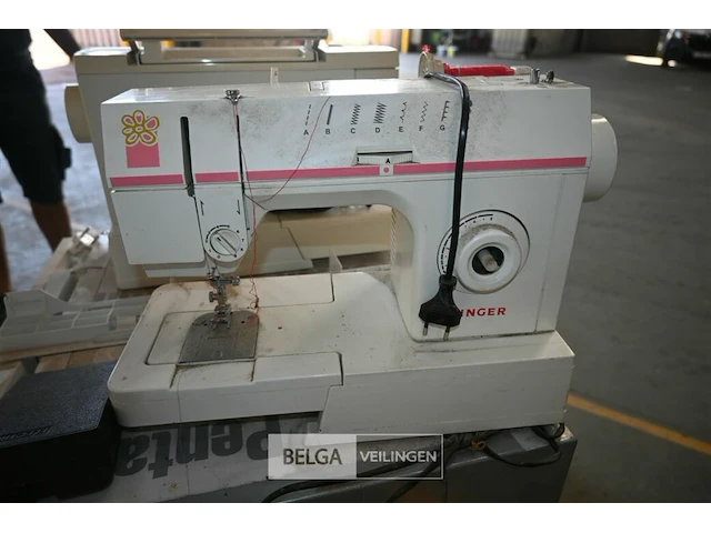 2 x singer naaimachine - afbeelding 2 van  8