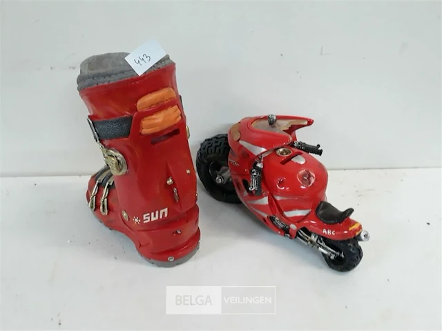 2 x spaarpot 1 x motor + 1 x laars - afbeelding 1 van  3