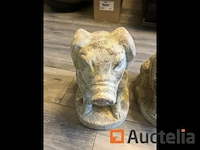 2 x stenen beeldjes varkens ongeveer 40 cm hoog