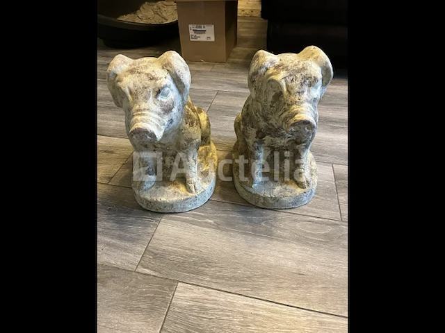 2 x stenen beeldjes varkens ongeveer 40 cm hoog - afbeelding 2 van  5