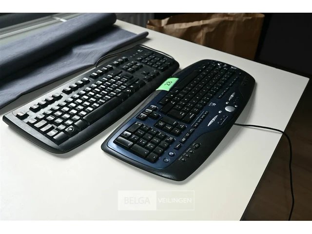 2 x toetsenbord logitech - afbeelding 1 van  5
