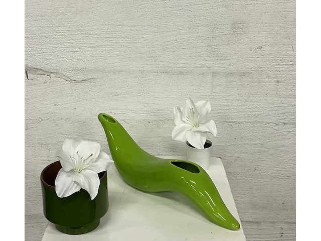 2 x vintage groene bloemvazen - afbeelding 1 van  1