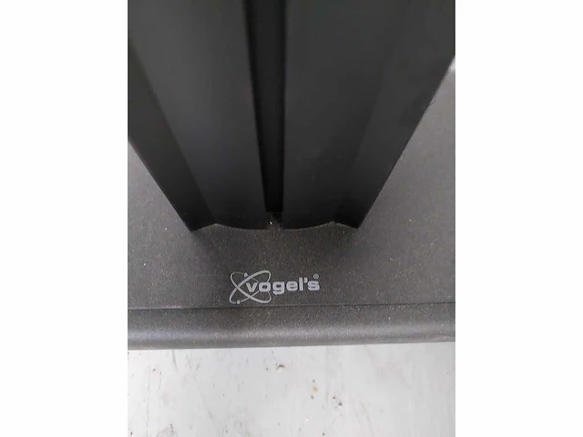 2 x vogel's professional tv standaard zwart tot 165 cm - afbeelding 3 van  8
