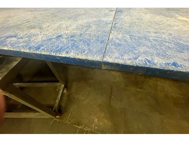 2 x werktafels met blauw kunstofblad - afbeelding 4 van  4