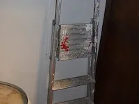 2 zinken bakken, 2 zolderwagentjes, alu trapladder 3 treden - afbeelding 7 van  7