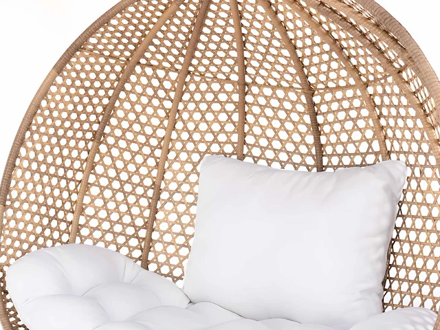 2-zits hars geweven hangstoel - beige & wit kussen - afbeelding 3 van  3