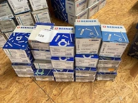 20 dozen schroeven; pluggen - afbeelding 1 van  4