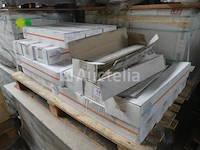 20 dozen witte lea beau plinten - afbeelding 1 van  6