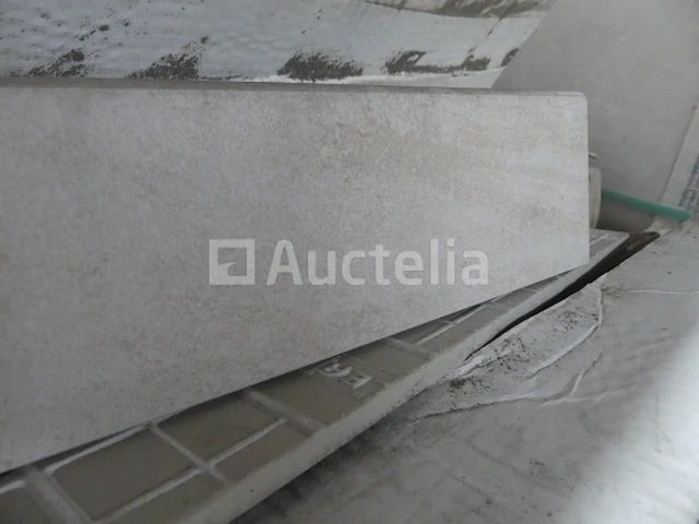 20 dozen witte lea beau plinten - afbeelding 3 van  6
