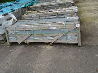 20 granieten platen gebrand en geborsteld met lijnen, 1 zijde afgewerkt grijs 220x45x3 (19,80m2) - afbeelding 1 van  7