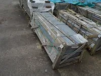20 granieten platen gebrand en geborsteld met lijnen, 1 zijde afgewerkt grijs 220x45x3 (19,80m2) - afbeelding 4 van  7