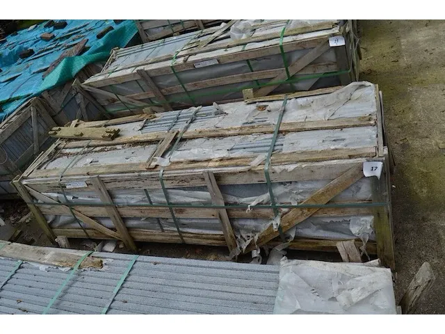 20 granieten platen gebrand en geborsteld met lijnen, 1 zijde afgewerkt grijs 220x45x3 (19,80m2) - afbeelding 1 van  6