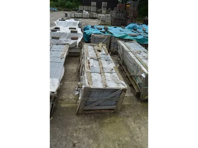 20 granieten platen gebrand en geborsteld met lijnen, 1 zijde afgewerkt grijs 220x45x3 (19,80m2) - afbeelding 3 van  6
