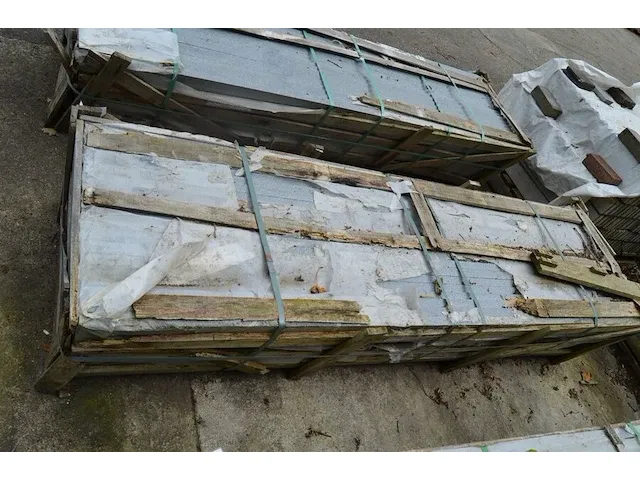 20 granieten platen gebrand en geborsteld met lijnen, 1 zijde afgewerkt grijs 220x45x3 (19,80m2) - afbeelding 5 van  6