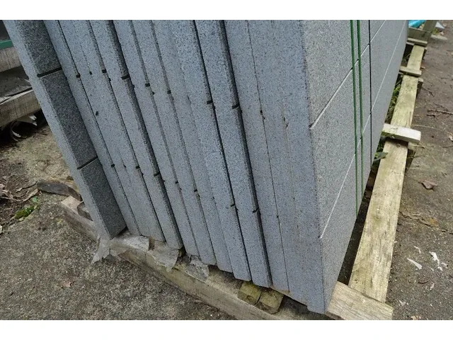 20 granieten platen gebrand en geborsteld met lijnen, 1 zijde afgewerkt grijs 220x45x3 (19,80m2) - afbeelding 8 van  8