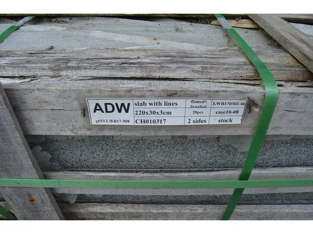 20 granieten platen gebrand en geborsteld met lijnen, 2 zijden afgewerkt grijs 220x30x3 (13,00m2) - afbeelding 6 van  7