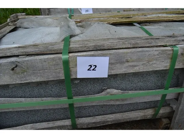 20 granieten platen gebrand en geborsteld met lijnen, 2 zijden afgewerkt grijs 220x30x3 (13,20m2) - afbeelding 2 van  8