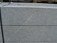 20 granieten platen gebrand en geborsteld met lijnen, 2 zijden afgewerkt grijs 220x30x3 (13,20m2) - afbeelding 8 van  8
