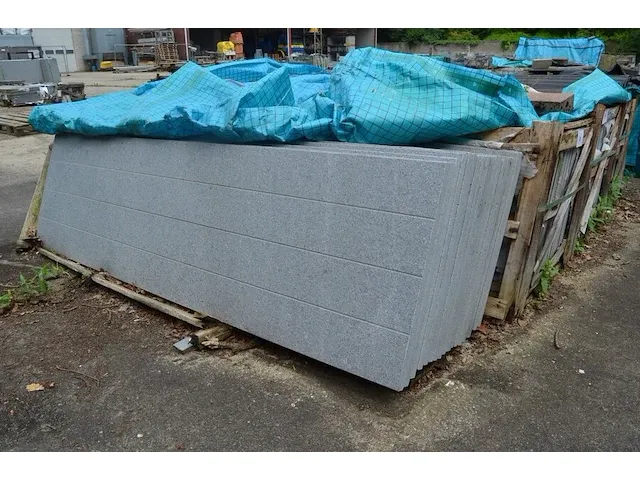 20 granieten platen gebrand en geborsteld met lijnen, 2 zijden afgewerkt grijs 220x60x3 (26,40m2) - afbeelding 4 van  7