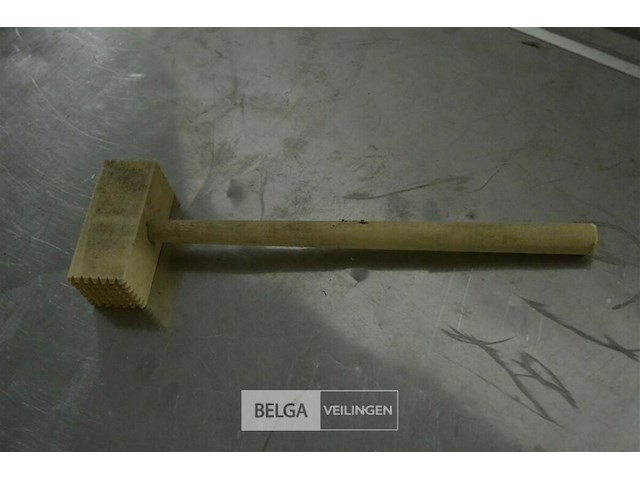 ±20 houten vleeshamers - afbeelding 1 van  3