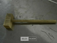 ±20 houten vleeshamers - afbeelding 1 van  3
