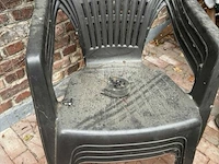 20 plastieken tuinstoelen - afbeelding 2 van  2