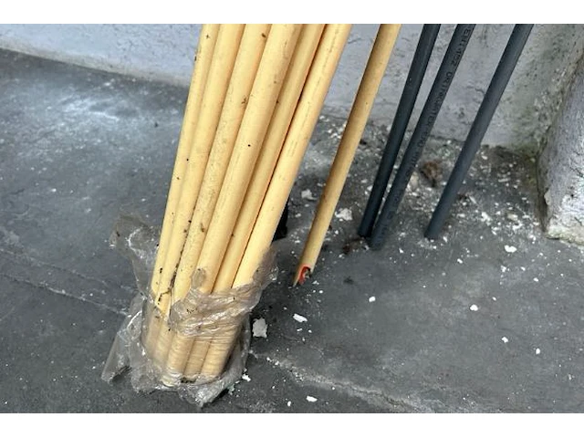 20 pvc pijpen, 1 rol pvc folie - afbeelding 4 van  5