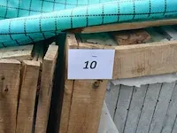 20 stuks grijs granieten platen voor tuinschermen en lage muurtjes gebrand en geborsteld met lijnen 2 zijden afgewerkt afm. 220x60x3 - afbeelding 2 van  5