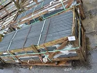 20 stuks grijs granieten platen voor tuinschermen en lage muurtjes gebrand en geborsteld met lijnen 1 zijde afgewerkt afm. 220x45x3 - afbeelding 3 van  6