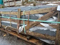 20 stuks grijs granieten platen voor tuinschermen en lage muurtjes gebrand en geborsteld met lijnen 1 zijde afgewerkt afm. 220x45x3 - afbeelding 5 van  6