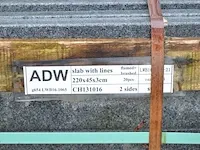 20 stuks grijs granieten platen voor tuinschermen en lage muurtjes gebrand en geborsteld met lijnen 1 zijde afgewerkt afm. 220x45x3 - afbeelding 6 van  6