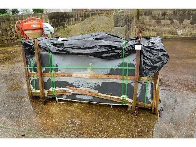 20 stuks grijs granieten platen voor tuinschermen en lage muurtjes gebrand en geborsteld met lijnen 1 zijde afgewerkt afm. 220x90x3 - afbeelding 1 van  5