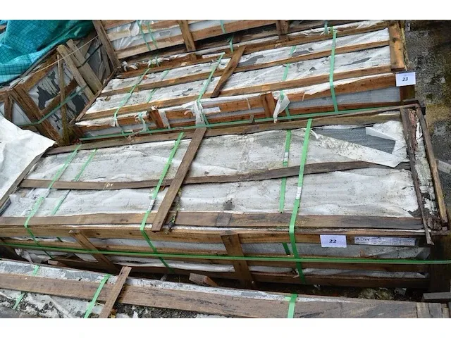 20 stuks grijs granieten platen voor tuinschermen en lage muurtjes gebrand en geborsteld met lijnen 2 zijden afgewerkt afm. 220x30x3 - afbeelding 1 van  5