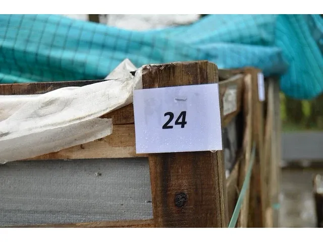 20 stuks grijs granieten platen voor tuinschermen en lage muurtjes gebrand en geborsteld met lijnen 2 zijden afgewerkt afm. 220x30x3 - afbeelding 2 van  5