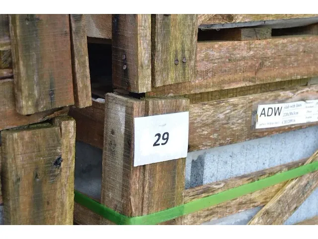 20 stuks grijs granieten platen voor tuinschermen en lage muurtjes gebrand en geborsteld met lijnen 2 zijden afgewerkt afm. 220x30x3 - afbeelding 2 van  5