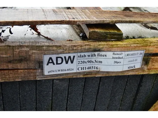 20 stuks grijs granieten platen voor tuinschermen en lage muurtjes gebrand en geborsteld met lijnen zijde afgewerkt afm. 220x90x3 - afbeelding 5 van  5