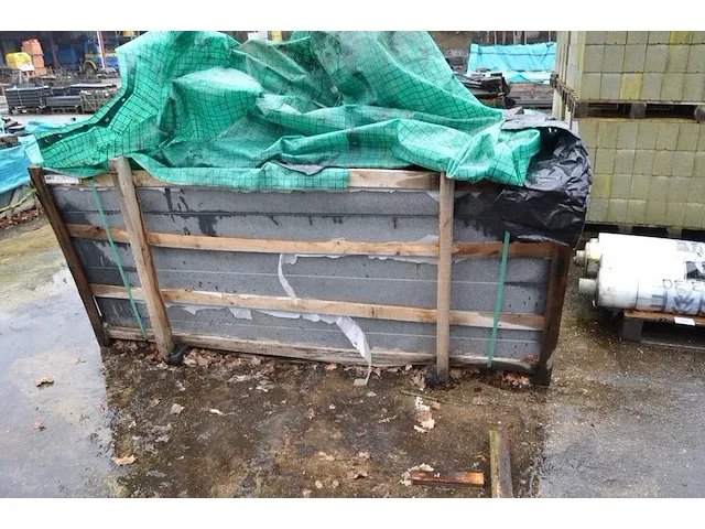 20 stuks grijs granieten platen voor tuinschermen en lage muurtjes gebrand en geborsteld met lijnen 2 zijde afgewerkt afm. 220x90x3 - afbeelding 1 van  5