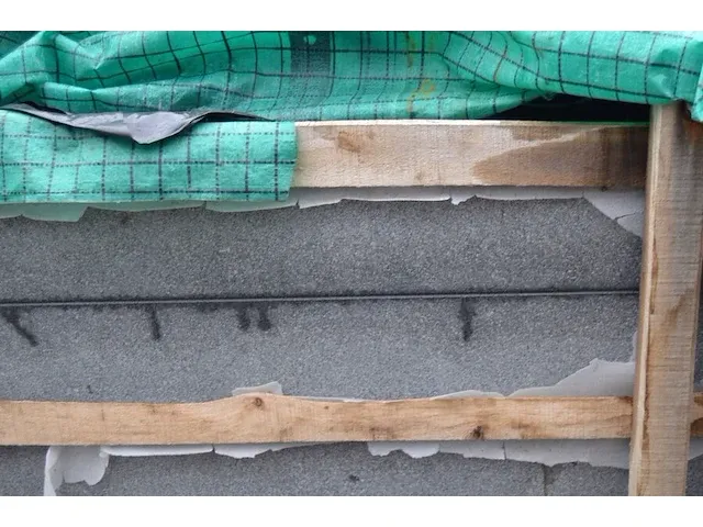 20 stuks grijs granieten platen voor tuinschermen en lage muurtjes gebrand en geborsteld met lijnen 2 zijde afgewerkt afm. 220x90x3 - afbeelding 3 van  5
