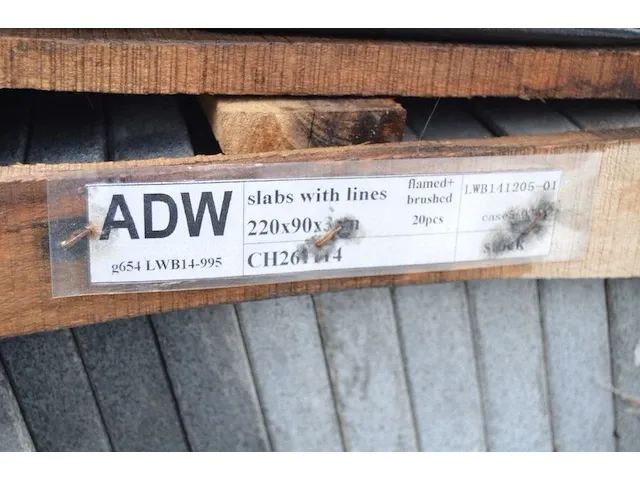 20 stuks grijs granieten platen voor tuinschermen en lage muurtjes gebrand en geborsteld met lijnen 2 zijde afgewerkt afm. 220x90x3 - afbeelding 5 van  5