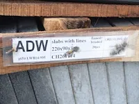 20 stuks grijs granieten platen voor tuinschermen en lage muurtjes gebrand en geborsteld met lijnen 2 zijde afgewerkt afm. 220x90x3 - afbeelding 5 van  5