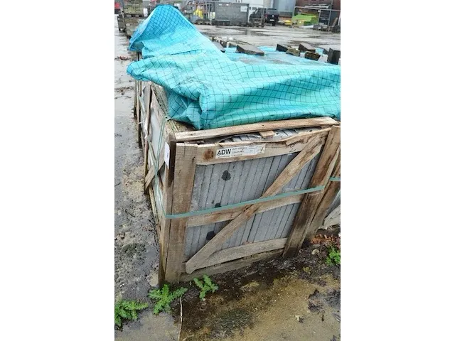 20 stuks grijs granieten platen voor tuinschermen en lage muurtjes gebrand en geborsteld met lijnen 2 zijden afgewerkt afm. 220x60x3 - afbeelding 4 van  5