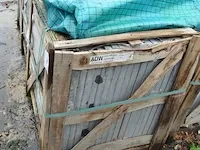 20 stuks grijs granieten platen voor tuinschermen en lage muurtjes gebrand en geborsteld met lijnen 2 zijden afgewerkt afm. 220x60x3 - afbeelding 4 van  5