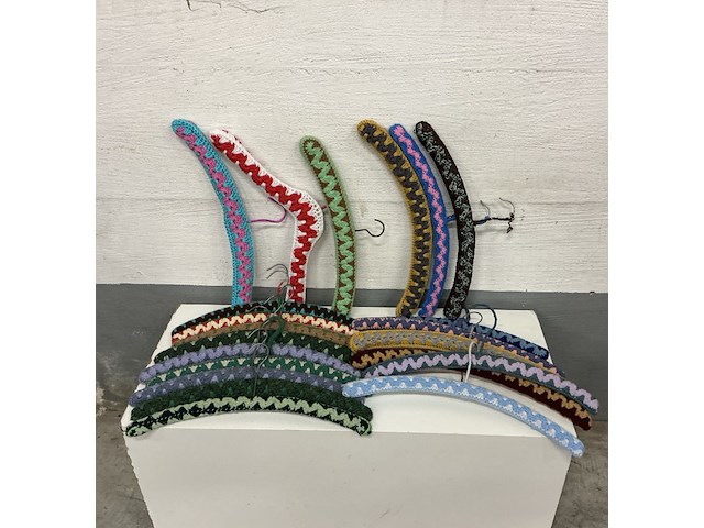 20 x vintage kleerhangers '70 - afbeelding 1 van  1