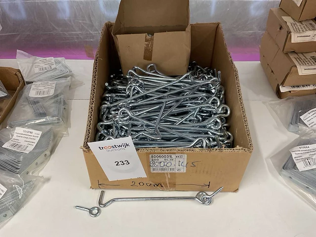 200 haken - afbeelding 1 van  3