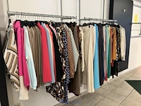 200 kledingstukken en accessoires voor dames