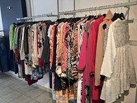 200 kledingstukken en accessoires voor dames - afbeelding 2 van  38