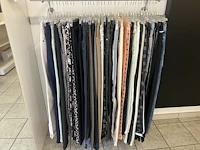 200 kledingstukken en accessoires voor dames - afbeelding 8 van  38